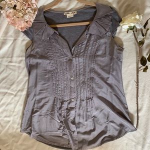 Lili’s Closet Gray Blouse